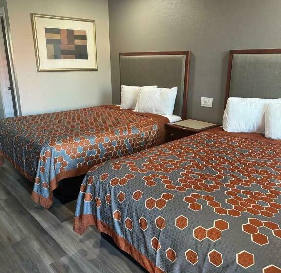 חדר דלוקס, Royal Motel Tracy