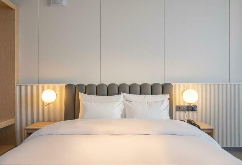 标准间, Brown Dot Siheung Geobuksum