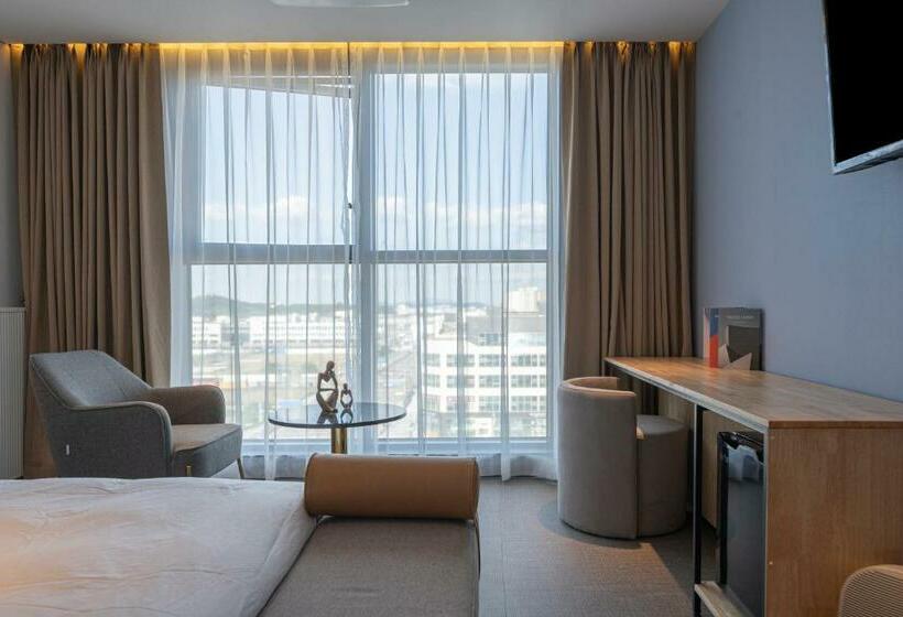 标准间, Brown Dot Siheung Geobuksum