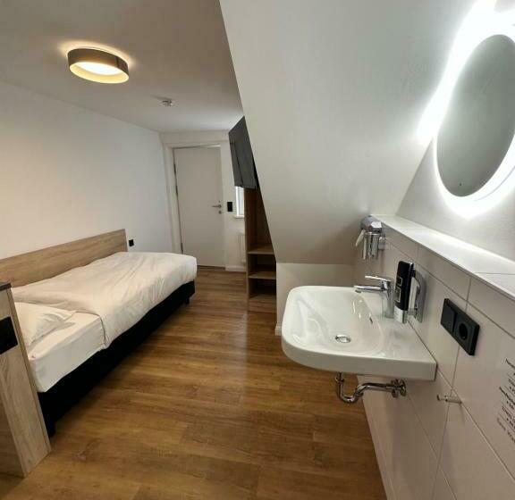 Economy Yhden Hengen Huone, Hopfenhotel Am Adenauerufer