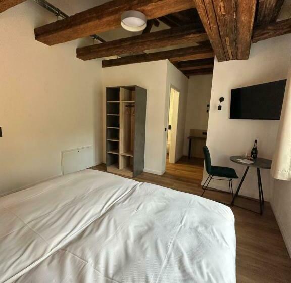 Superior Kolmen Hengen Huone, Hopfenhotel Am Adenauerufer
