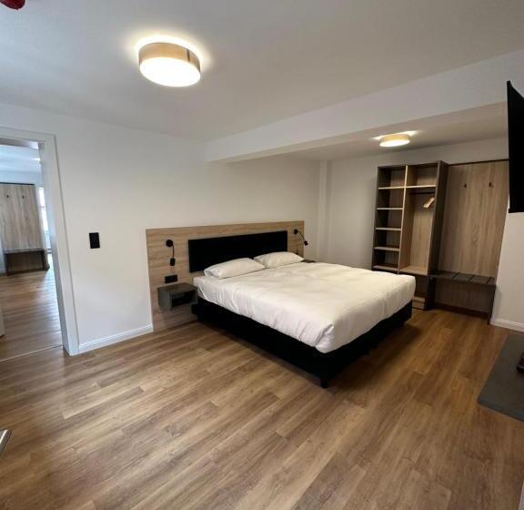 Huoneisto 1 Makuuhuone, Hopfenhotel Am Adenauerufer