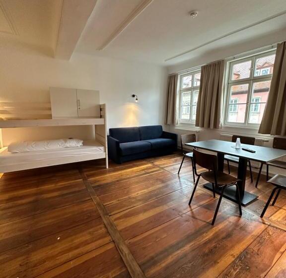 Апартаменты 3 Спальни, Hopfenhotel Am Adenauerufer
