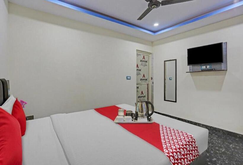 トリプルクラシックルーム, Flagship Royal Palace Guest House Near Vishwa Vidyalaya Metro Station