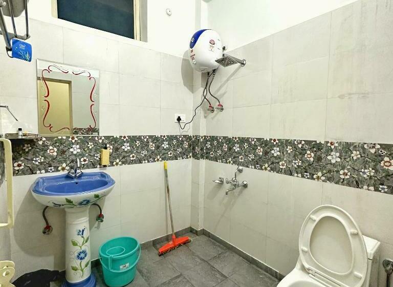 标准间, Raahi Stay, Landing Site Bir   Stay & Cafe