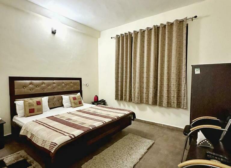 标准间, Raahi Stay, Landing Site Bir   Stay & Cafe