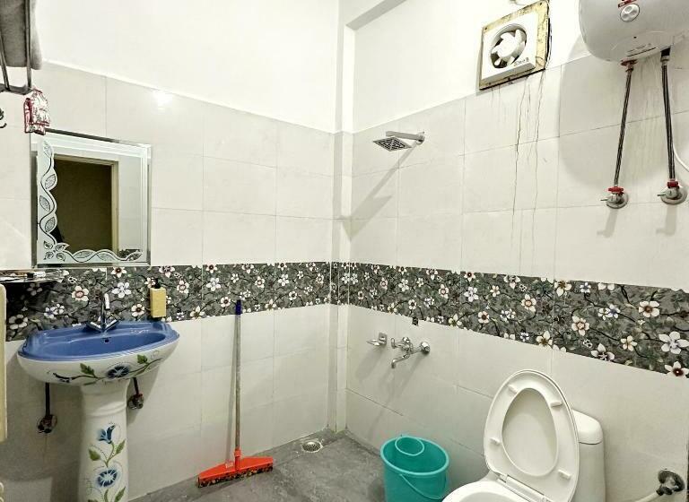 标准间, Raahi Stay, Landing Site Bir   Stay & Cafe