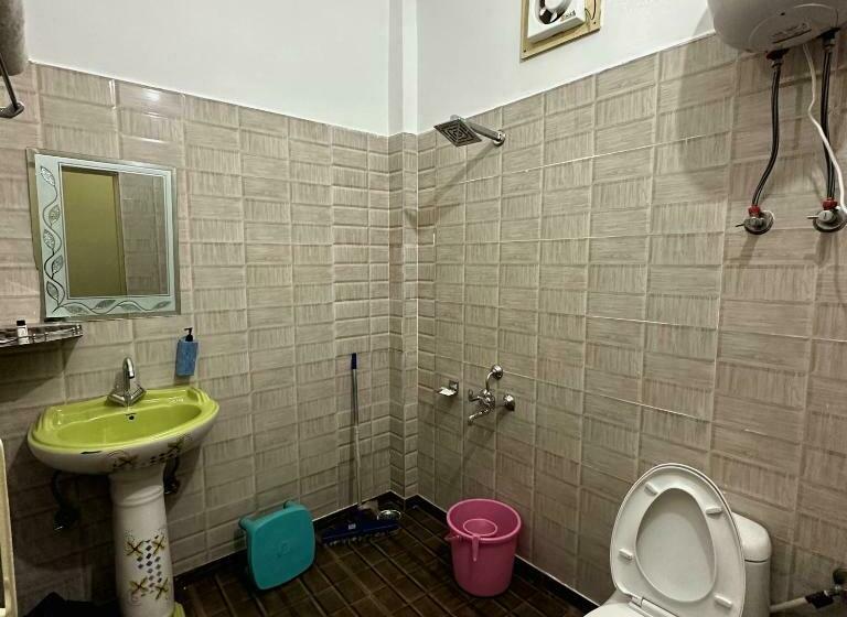 标准间, Raahi Stay, Landing Site Bir   Stay & Cafe