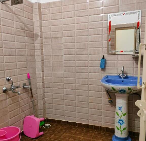 标准间, Raahi Stay, Landing Site Bir   Stay & Cafe