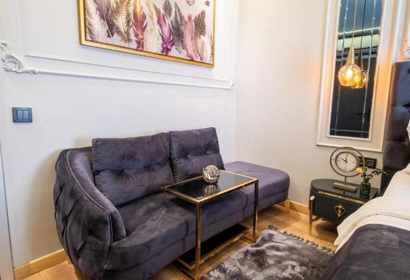 スタンダードスタジオ, Wind Suit