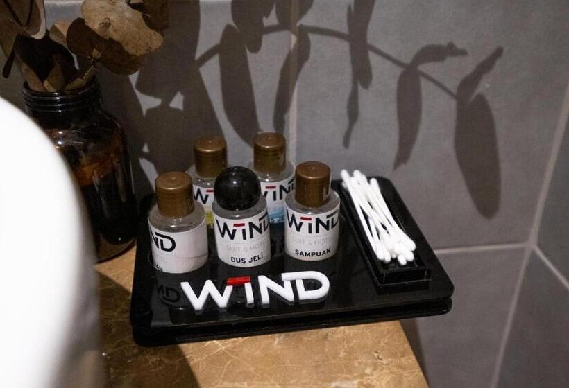 スタンダードスタジオ, Wind Suit