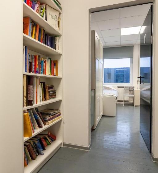 Economy Triple Room, Bazze