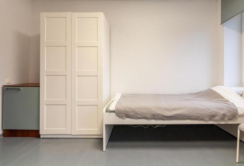 تختخواب در اتاق مشترک, Bazze