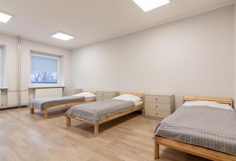 تختخواب در اتاق مشترک, Bazze