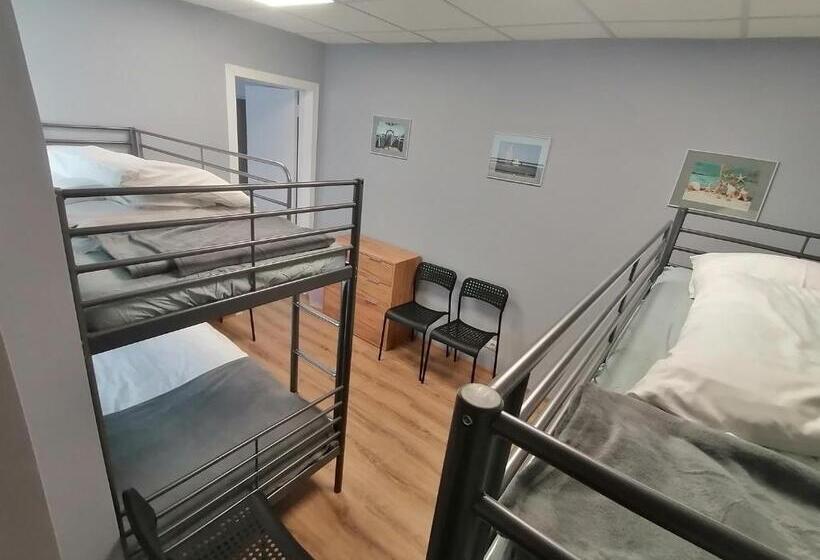 اتاق خانوادگی, Bazze