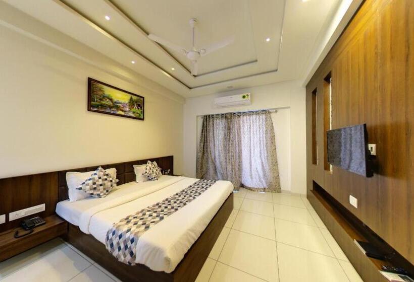 מיטת קינג בסוויטה, Anantam Resort