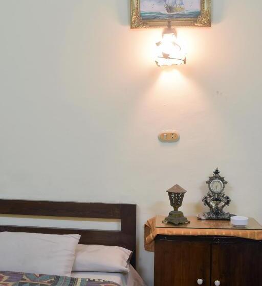 اتاق استاندارد با سرویس بهداشتی مشترک, Clement S House Hostel