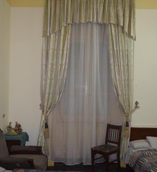 اتاق استاندارد با سرویس بهداشتی مشترک, Clement S House Hostel