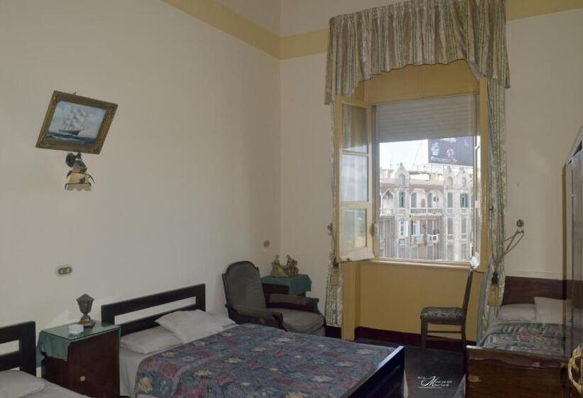 اتاق استاندارد یک نفره با چشمانداز دریا, Clement S House Hostel