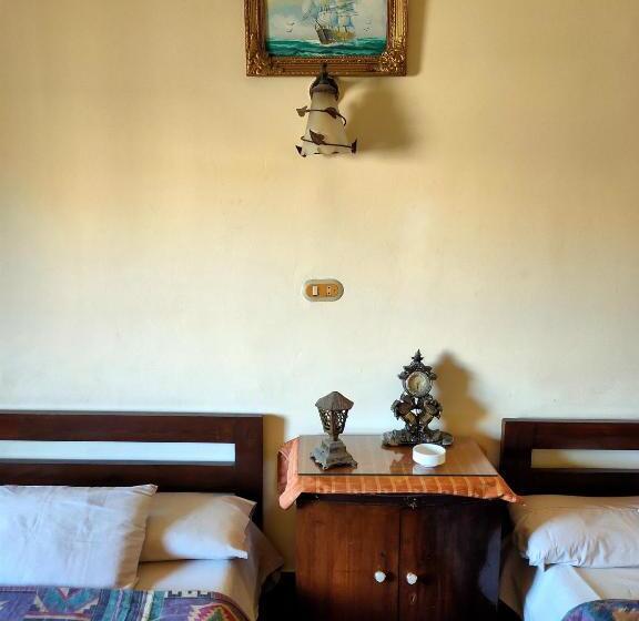 اتاق استاندارد یک تخته با سرویس بهداشتی مشترک, Clement S House Hostel