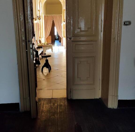 اتاق استاندارد یک تخته با سرویس بهداشتی مشترک, Clement S House Hostel