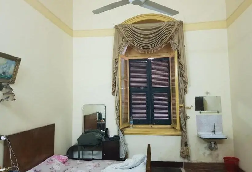 اتاق اکونومی یک تخته, Clement S House Hostel