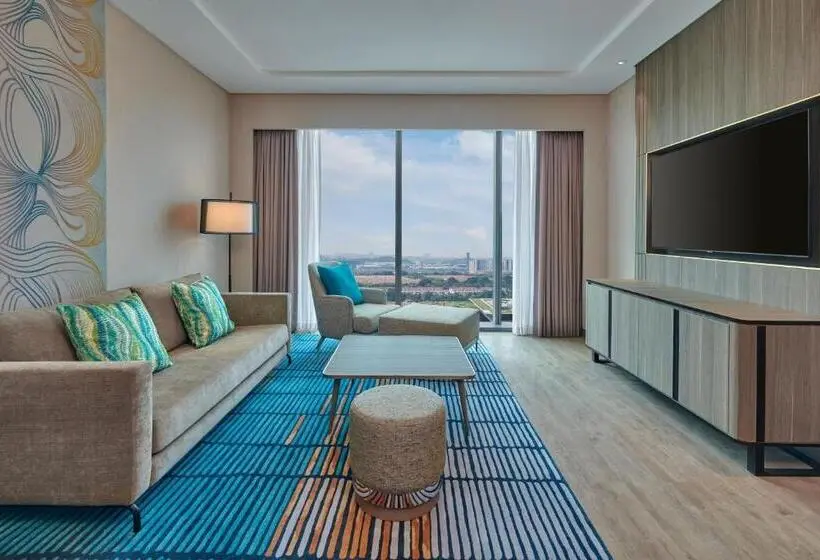 キングサイズベッドのスイートルーム, Courtyard By Marriott Setia Alam