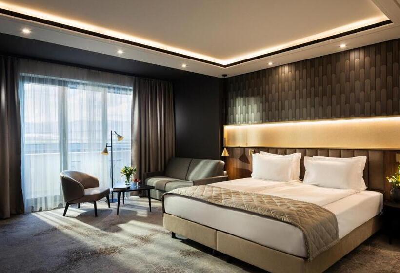 발코니 디럭스 룸, Kings Valley Medical & Spa