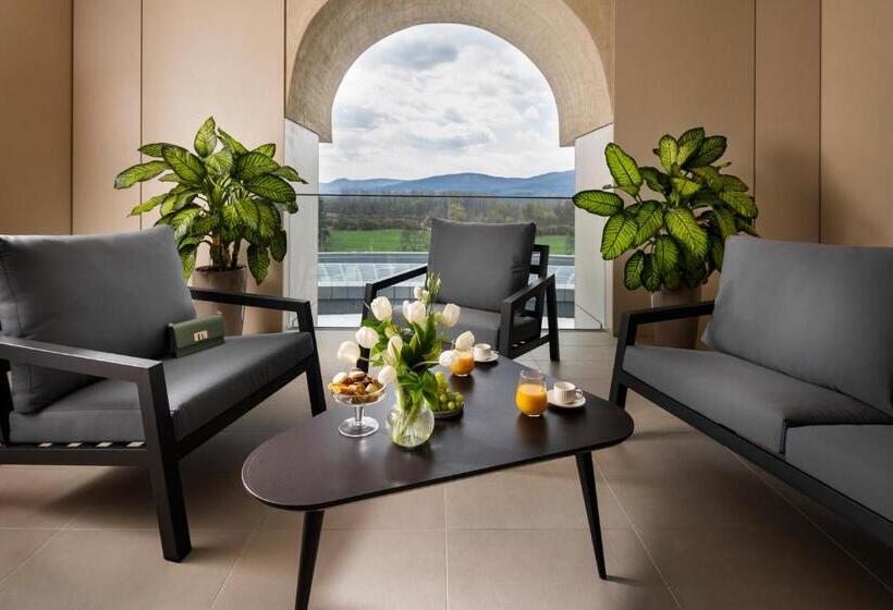 주니어 스위트, Kings Valley Medical & Spa