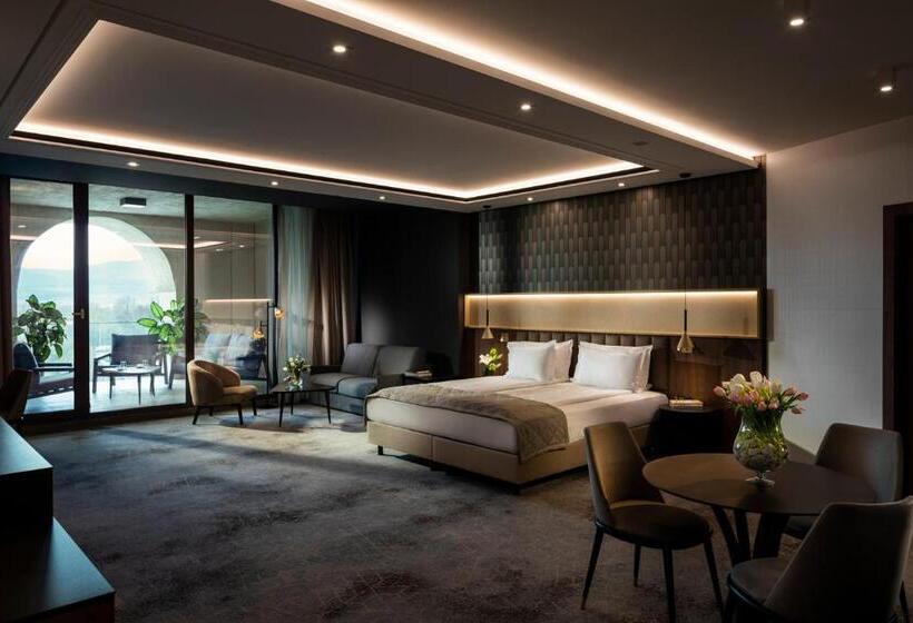 주니어 스위트, Kings Valley Medical & Spa