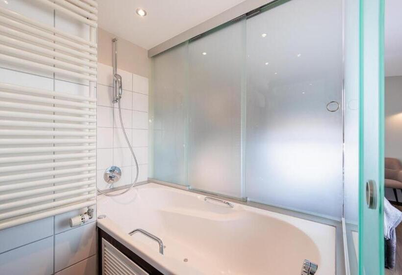 اتاق استاندارد با چشم‌انداز, No 8 Bed & Bar