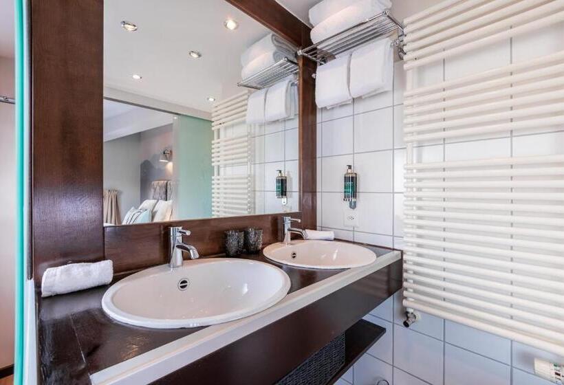 اتاق استاندارد با چشم‌انداز, No 8 Bed & Bar