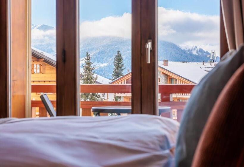 اتاق استاندارد چهارنفره با بالکن, No 8 Bed & Bar