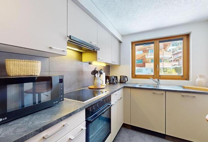 آپارتمان 3 خوابه, No 8 Bed & Bar