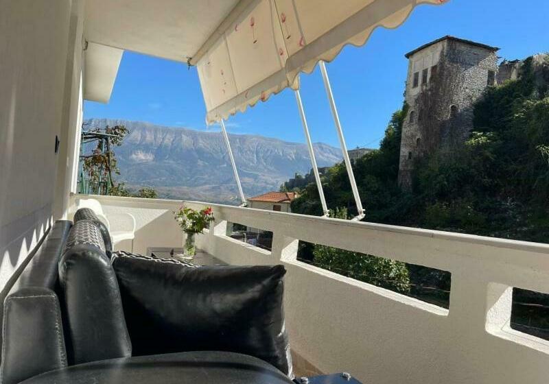 اتاق استاندارد با بالکن, Latifi Guesthouse