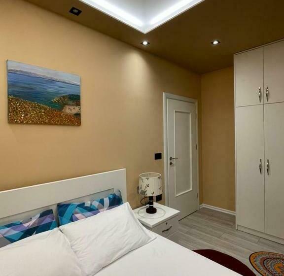 اتاق استاندارد با بالکن, Latifi Guesthouse