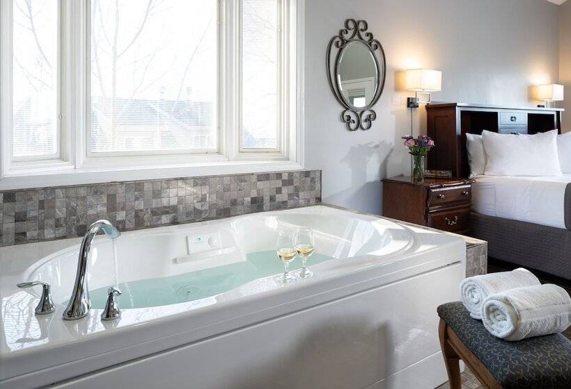 带河湖景观的套房, Hermann Hill