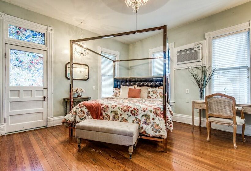 سوییت لوکس, O Casey S Boutique Inn