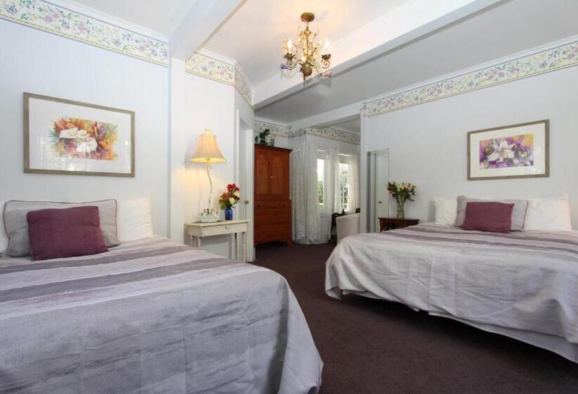 غرفة قياسية رباعية مطلة على الحديقة, Seagull Inn Bed & Breakfast