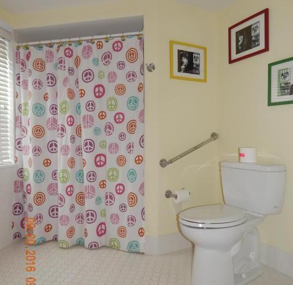 장애인을 위한 킹사이즈 침대 스탠다드 룸, Summer Nites