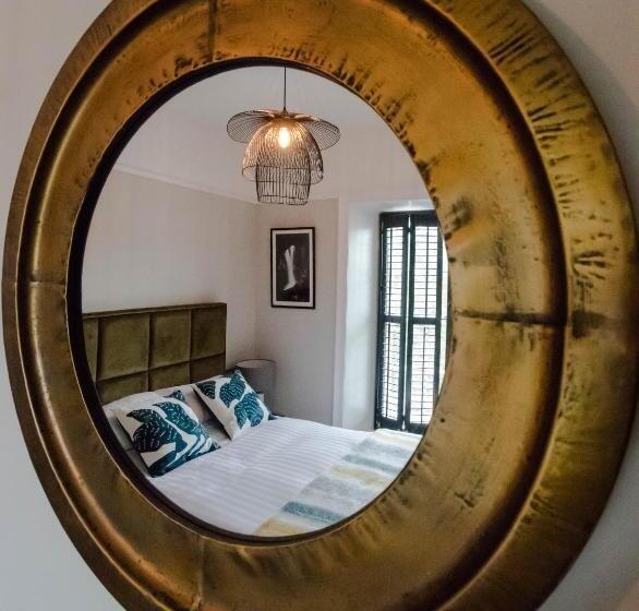 חדר סופריור, The Hafod