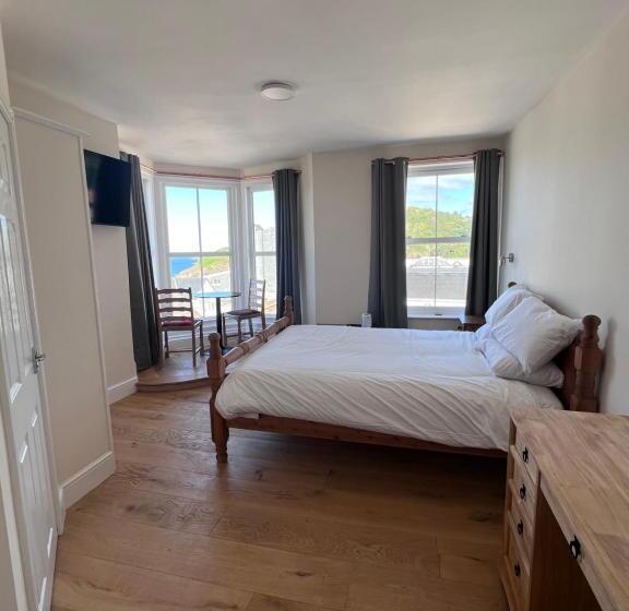 اتاق استاندارد با تخت بزرگ, The Harbour Lights