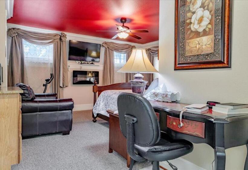 إستوديو قياسى سرير كينج, The Silk Pincushion