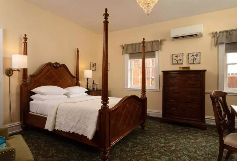 スイート, Carlisle House Bed And Breakfast