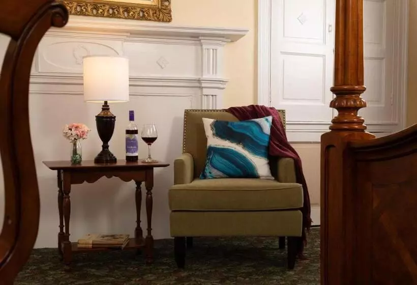 スイート, Carlisle House Bed And Breakfast