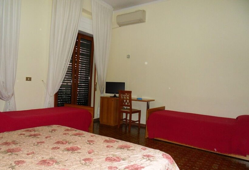 Четырехместный Номер Стандарт, Astoria Pompei