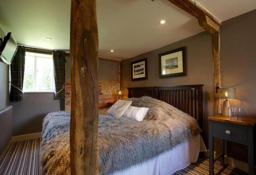 コンフォートルーム, The Woolpack Inn