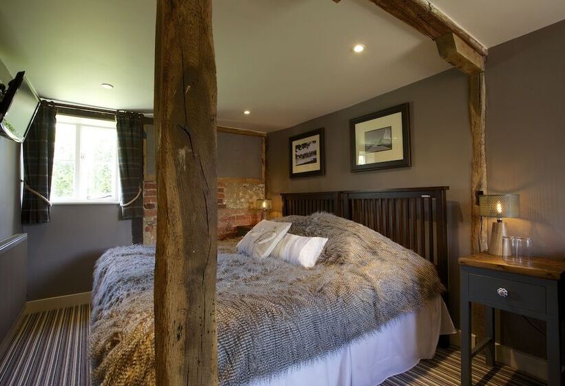 Классический Номер, The Woolpack Inn