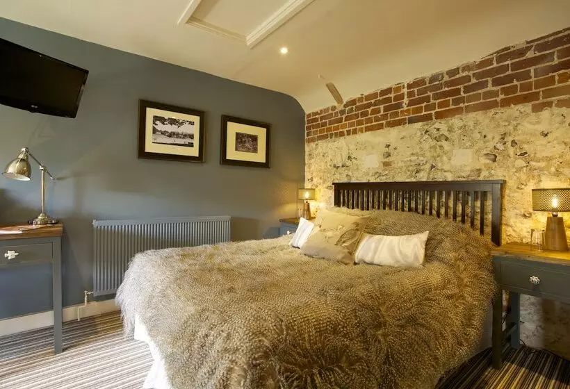 コンフォートルーム, The Woolpack Inn