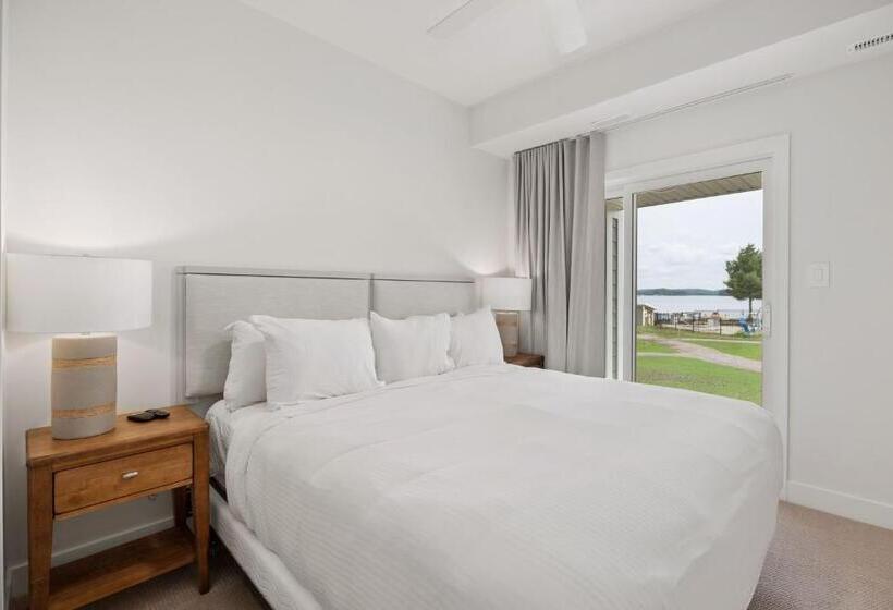 スイート, Touchstone Resort